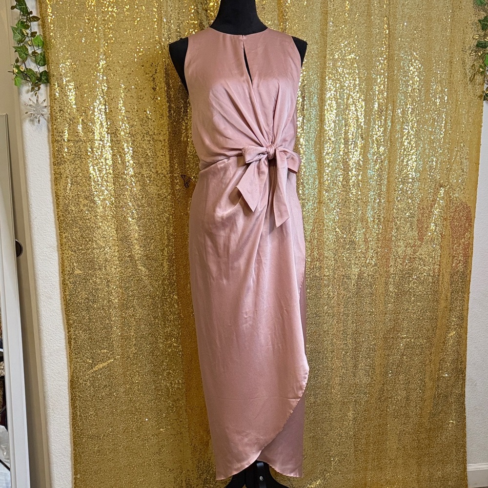 Ted Baker London pohshan Keyhole detail Midi Dress in blush